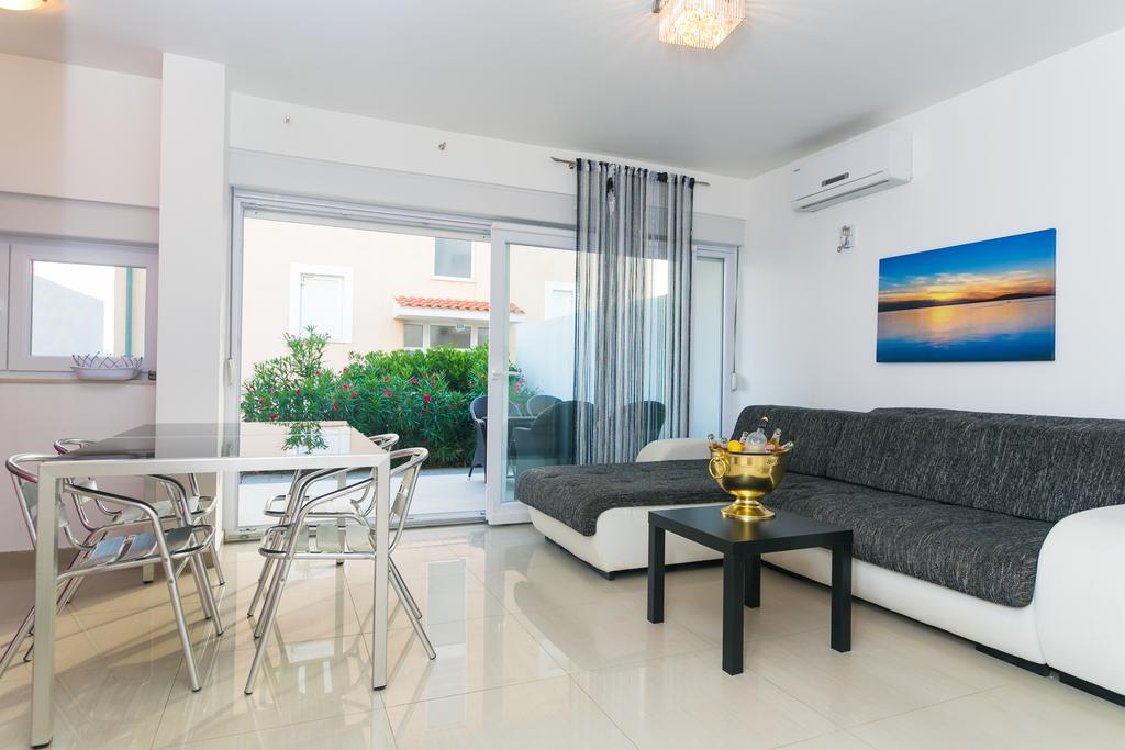 Villa Tina Novalja Dış mekan fotoğraf